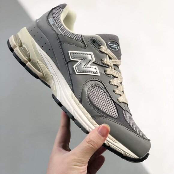 New Balance 2002R casual fashion sneakers